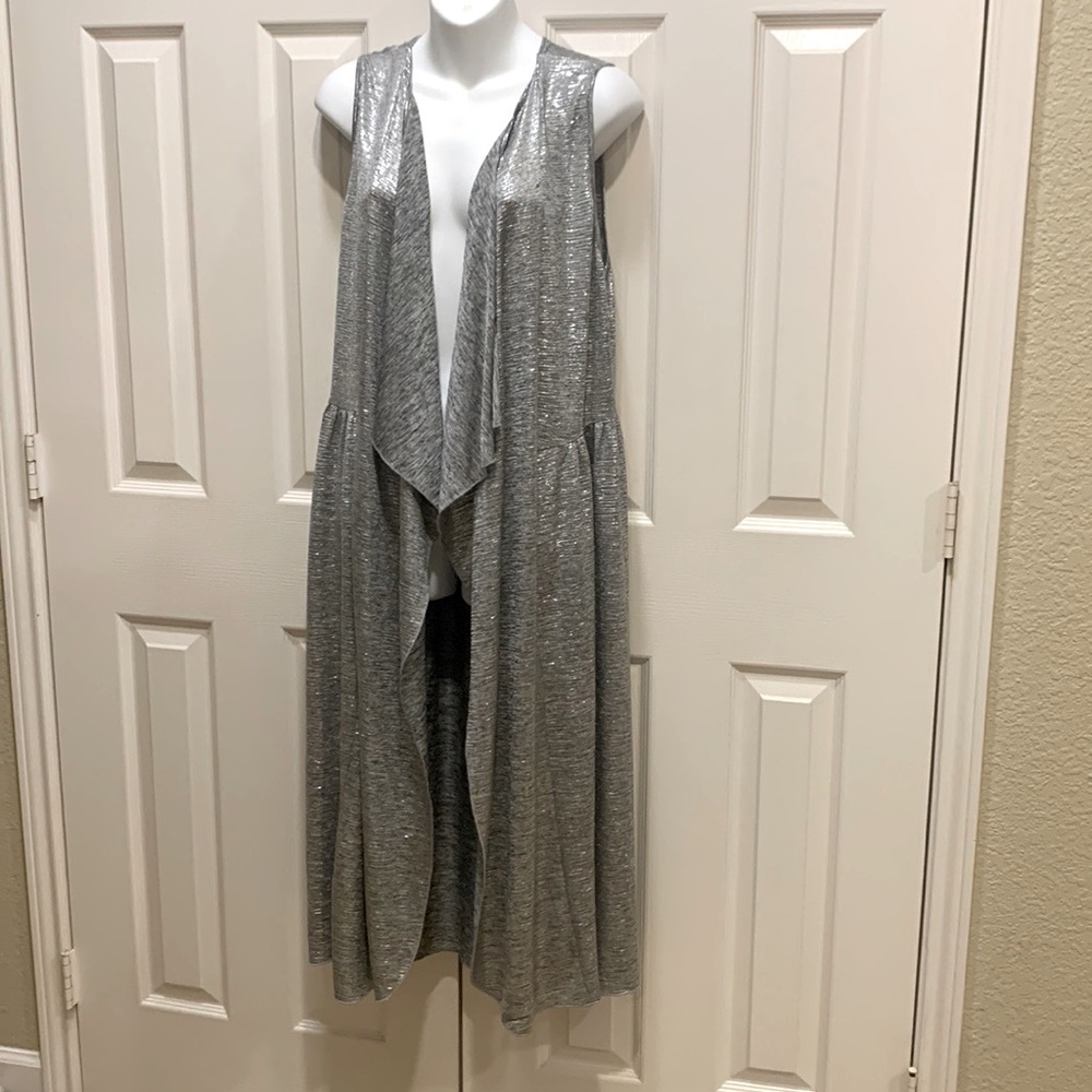 NWT Noi Silver Sleeveless Long Cardigan